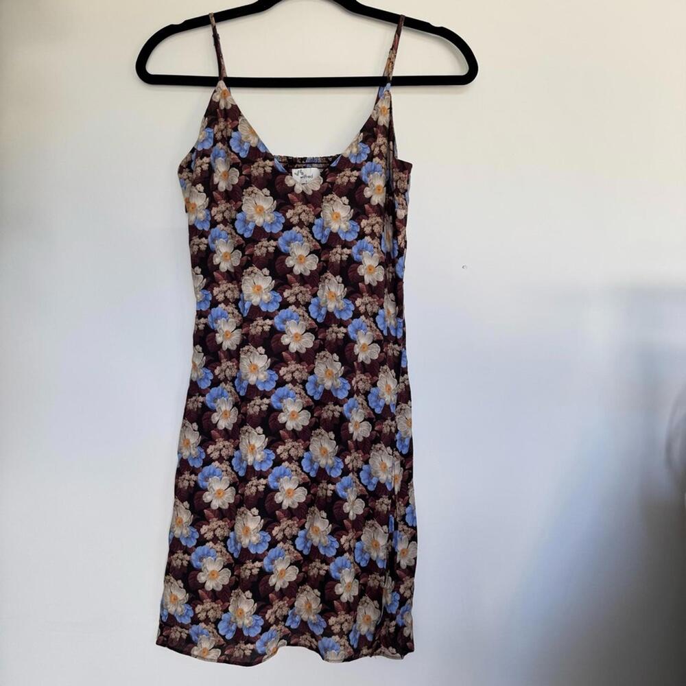 Aritzia Wilfred Vneck Mini Slip Cocktail Dress - 2 - Picture 5 of 12
